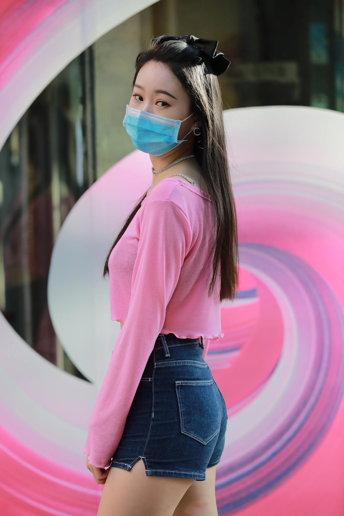 图片[4]-精选魔镜街拍 NO.070 玻璃街拍 牛仔热裤美女 [44P]-草丛看图