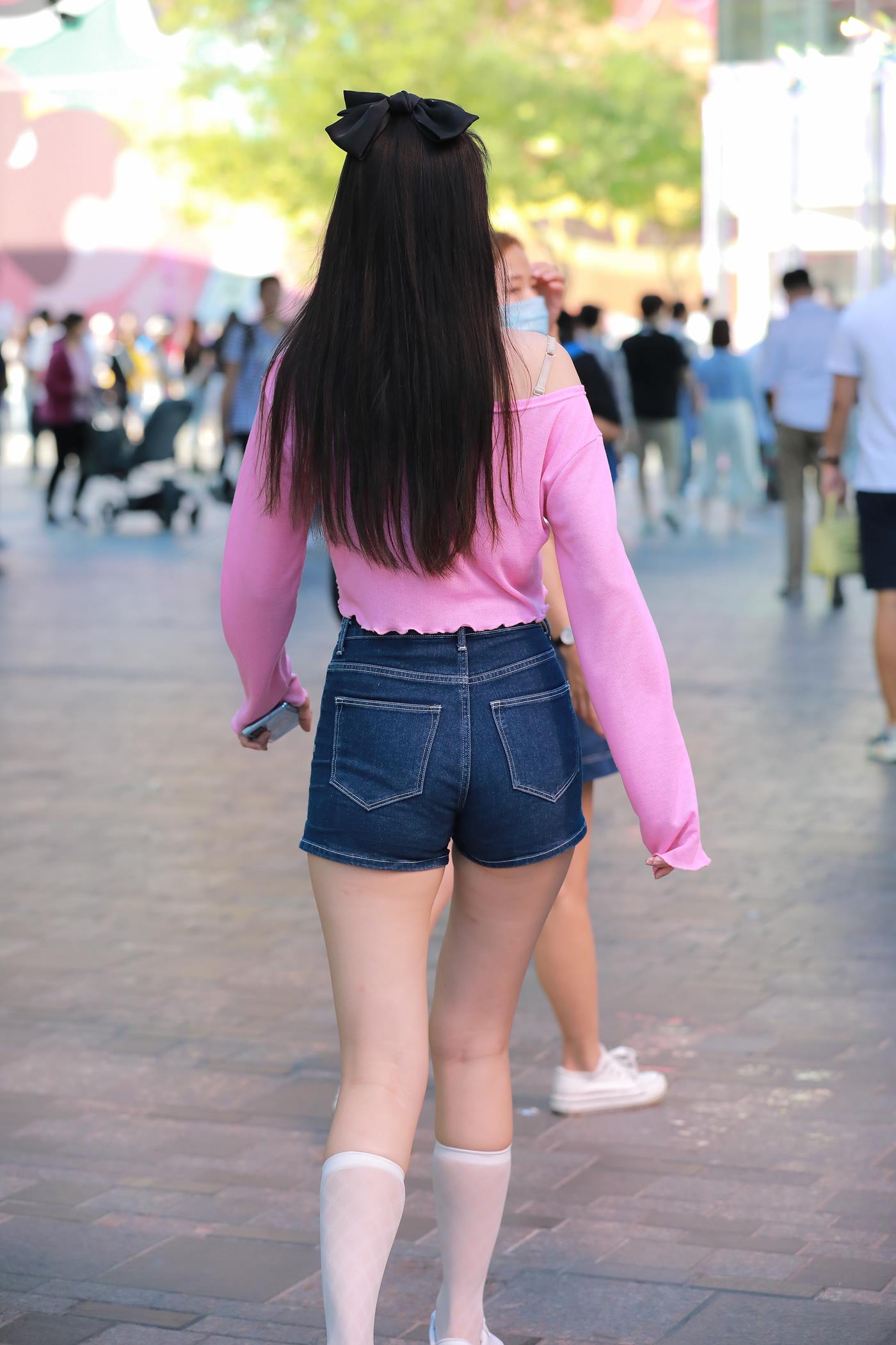 图片[5]-精选魔镜街拍 NO.070 玻璃街拍 牛仔热裤美女 [44P]-草丛看图