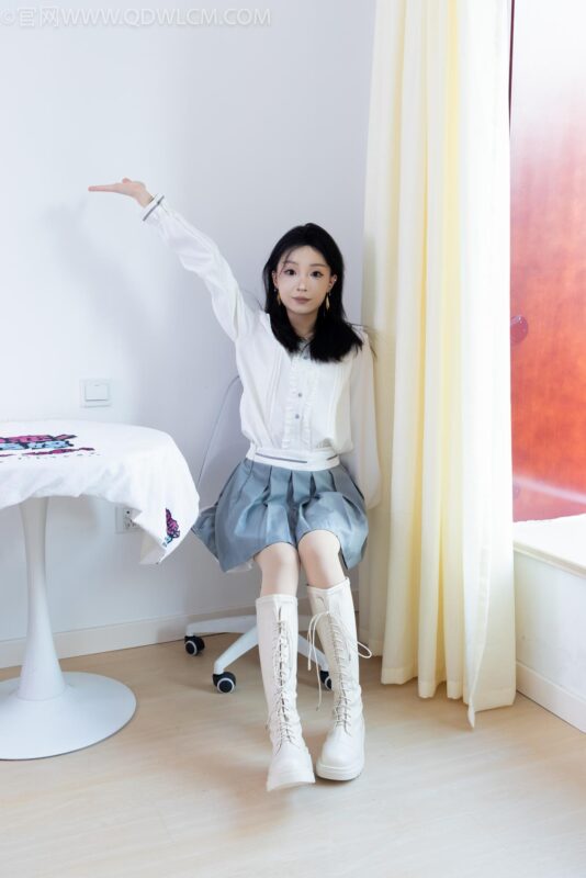 精选勿恋传媒 NO.2183 嘟嘟-永恒恋歌[115P]-草丛看图