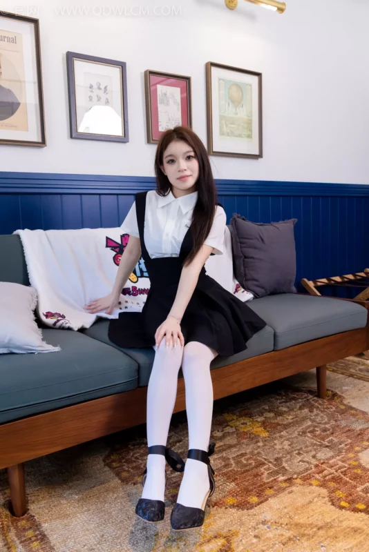 精选勿恋传媒 NO.2224 闪闪-天明那道光[100P]-草丛看图