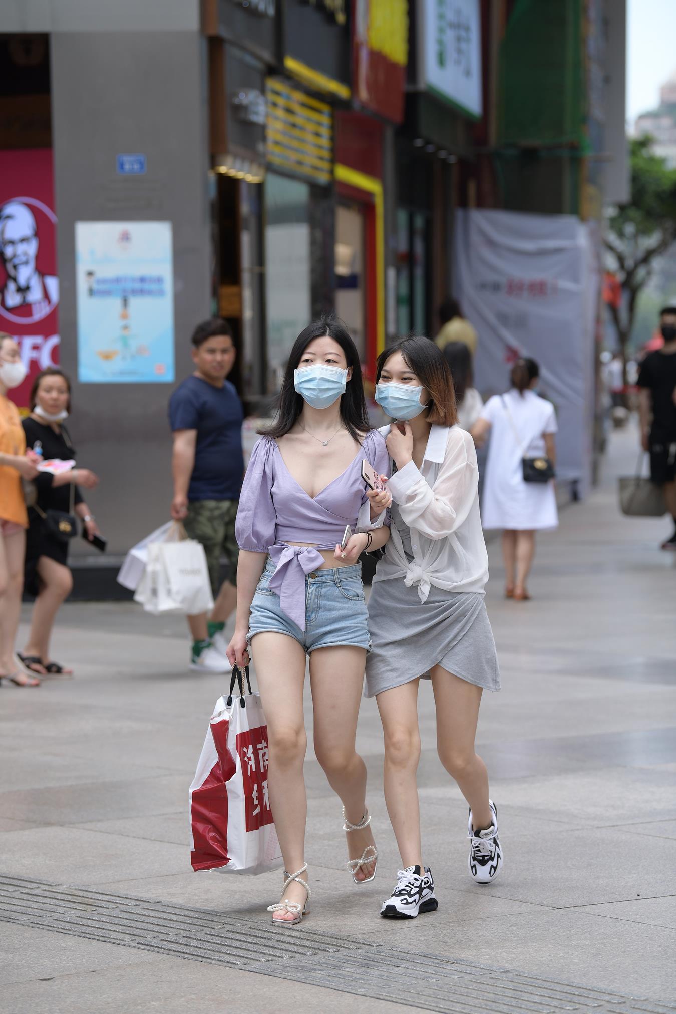 图片[4]-精选唯美街拍 NO.1276  视觉冲击街拍作品 – 单眼皮热裤女孩[34P]-草丛看图