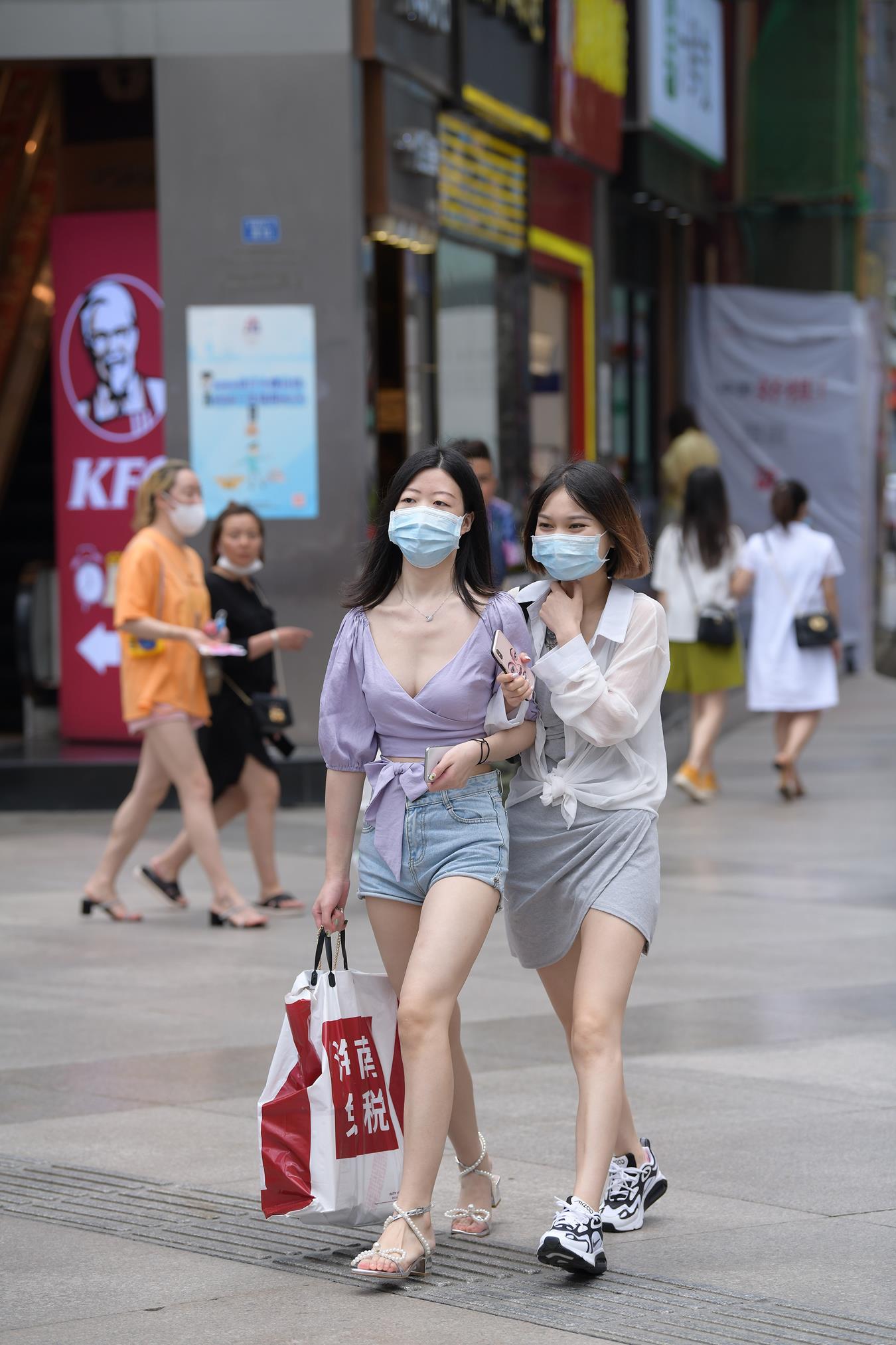 图片[6]-精选唯美街拍 NO.1276  视觉冲击街拍作品 – 单眼皮热裤女孩[34P]-草丛看图