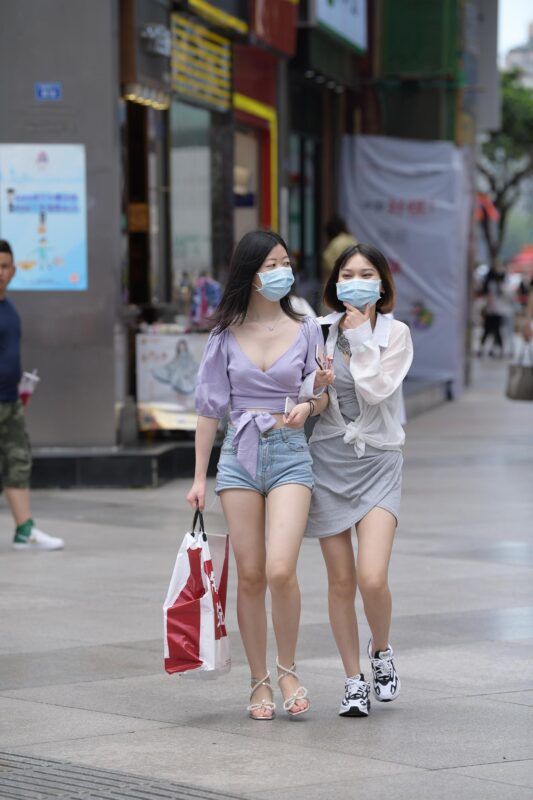 精选唯美街拍 NO.1276  视觉冲击街拍作品 – 单眼皮热裤女孩[34P]-草丛看图