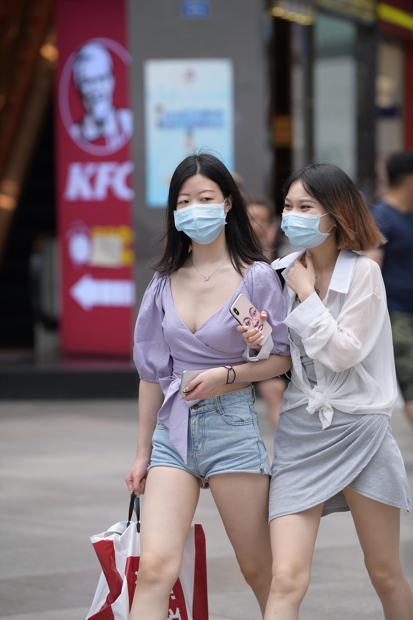 图片[7]-精选唯美街拍 NO.1276  视觉冲击街拍作品 – 单眼皮热裤女孩[34P]-草丛看图