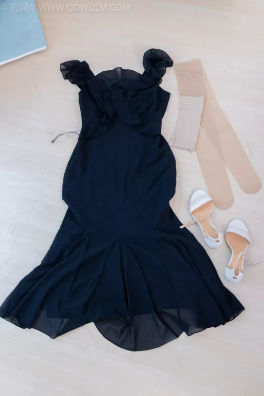 精选勿恋传媒 NO.2215 小影-躲进月色[99P]-草丛看图