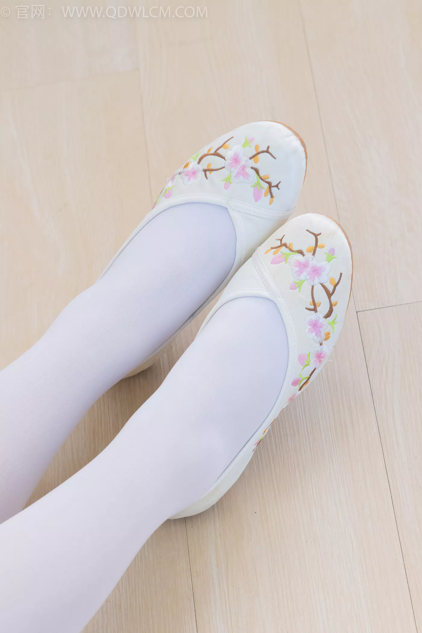 图片[2]-精选勿恋传媒 NO.2199 纱纱-阳光散落（盲盒2）[100P]-草丛看图