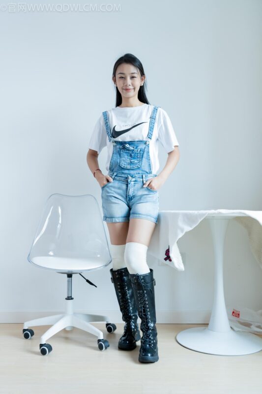 精选勿恋传媒 NO.2187 岚岚-冰雪世界[92P]-草丛看图