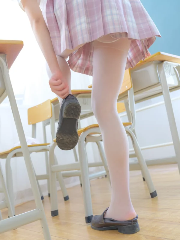 精选森萝财团写真 – 小圆 试拍 JKJK格子裙[142P]-草丛看图