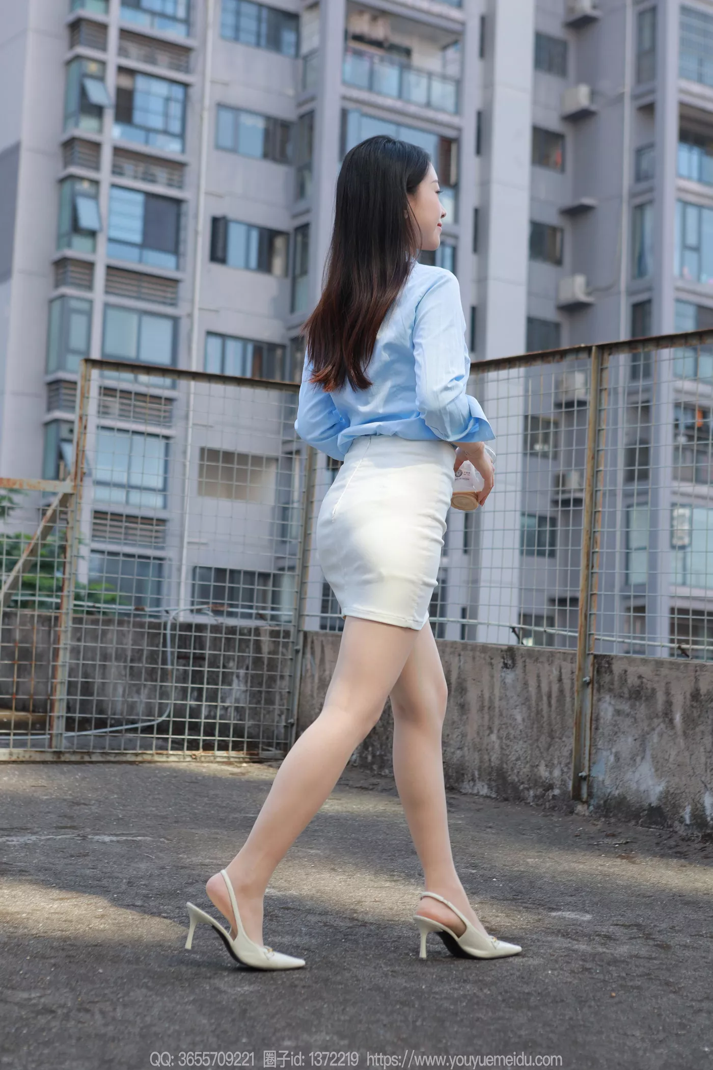 图片[8]-精选[IESS异思趣向] 2024.12.04 丝享家1915：小婕《白色短裙（下）》[85P]-草丛看图