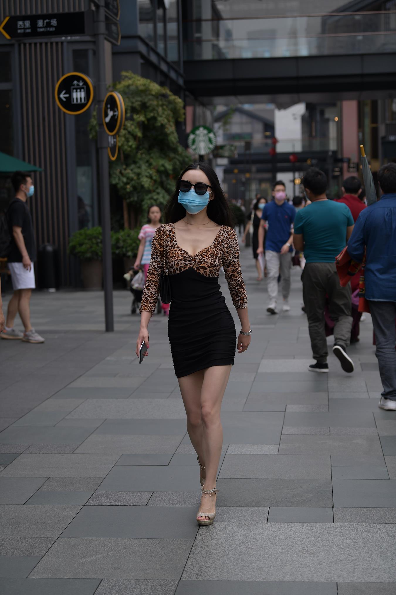 图片[3]-唯美街拍 NO.1273 视觉冲击街拍作品 – 豹纹好身材熟女[58P]-草丛看图