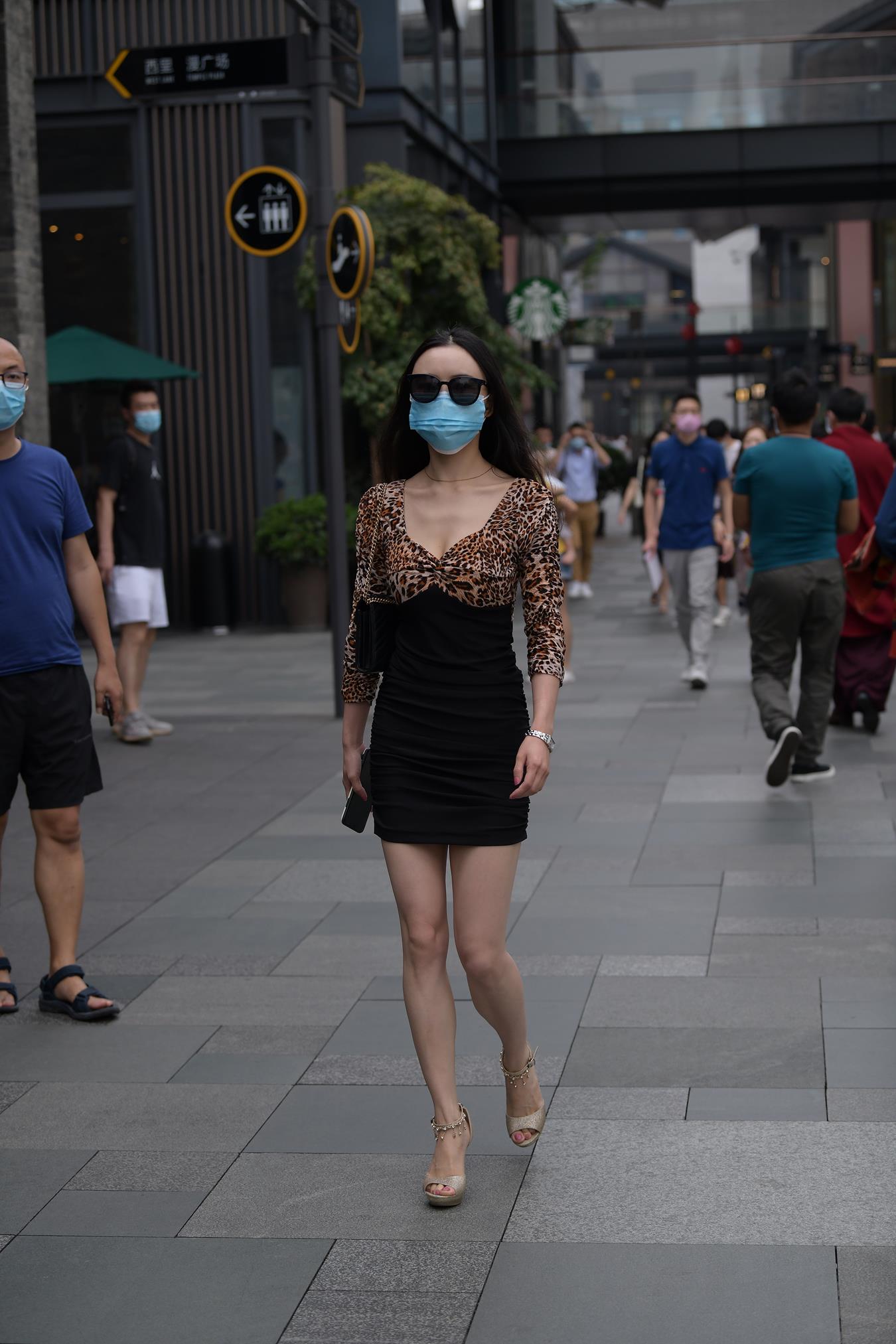 图片[5]-唯美街拍 NO.1273 视觉冲击街拍作品 – 豹纹好身材熟女[58P]-草丛看图