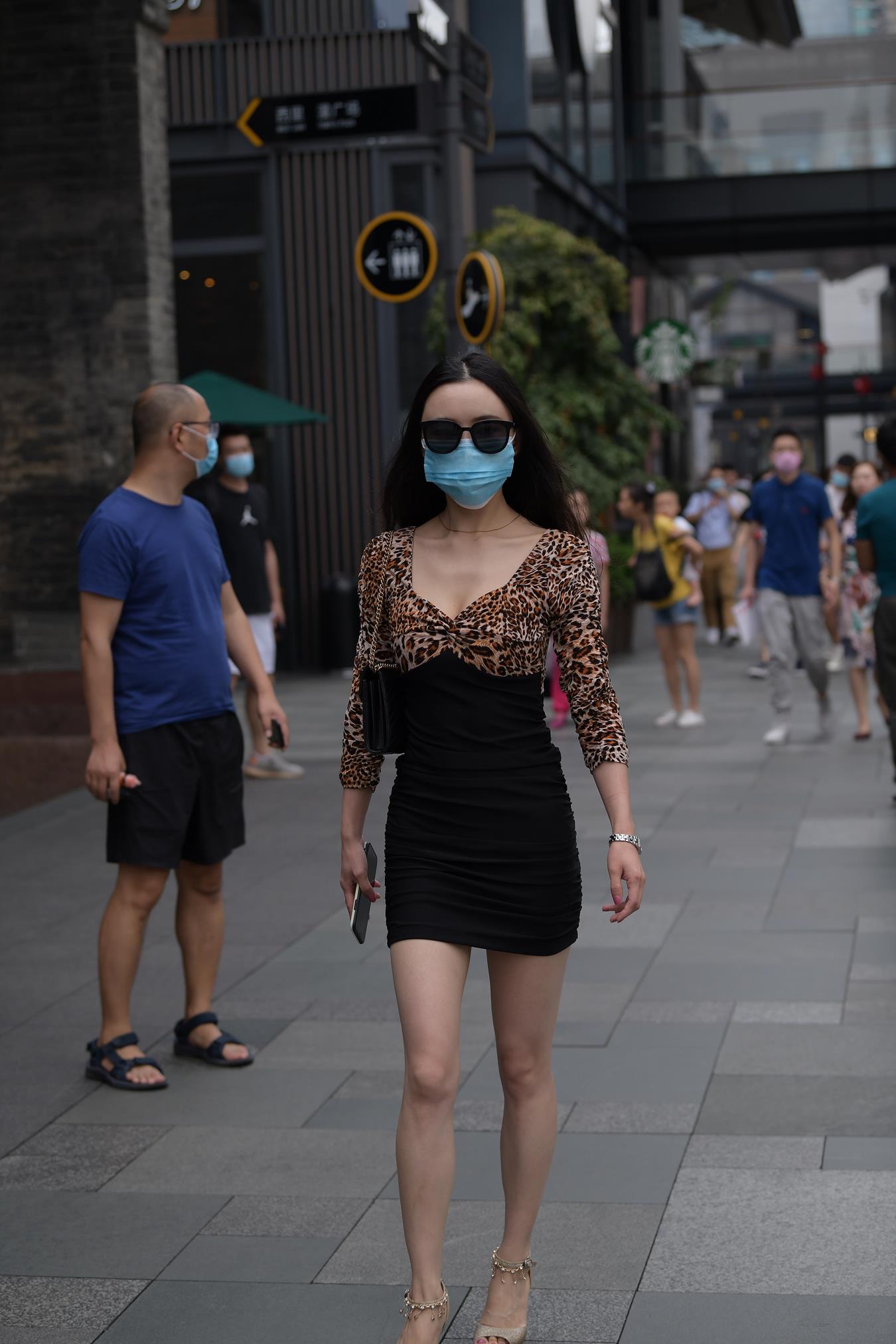 图片[8]-唯美街拍 NO.1273 视觉冲击街拍作品 – 豹纹好身材熟女[58P]-草丛看图