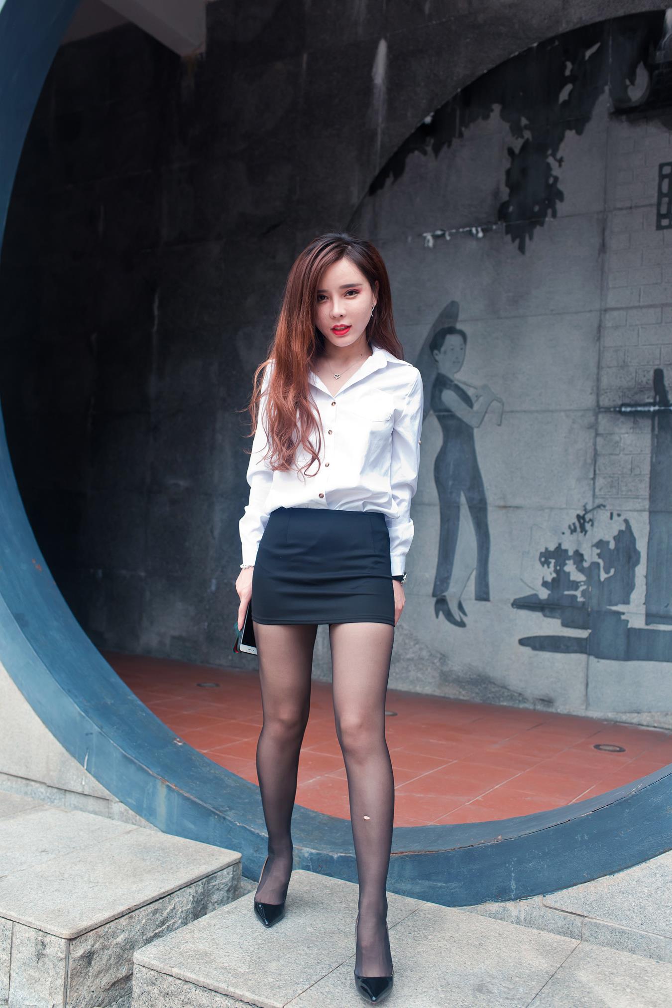 图片[2]-精选唯美街拍 NO.1284 御风街拍 午间休息的黑丝OL网荭艾小青[107P]-草丛看图