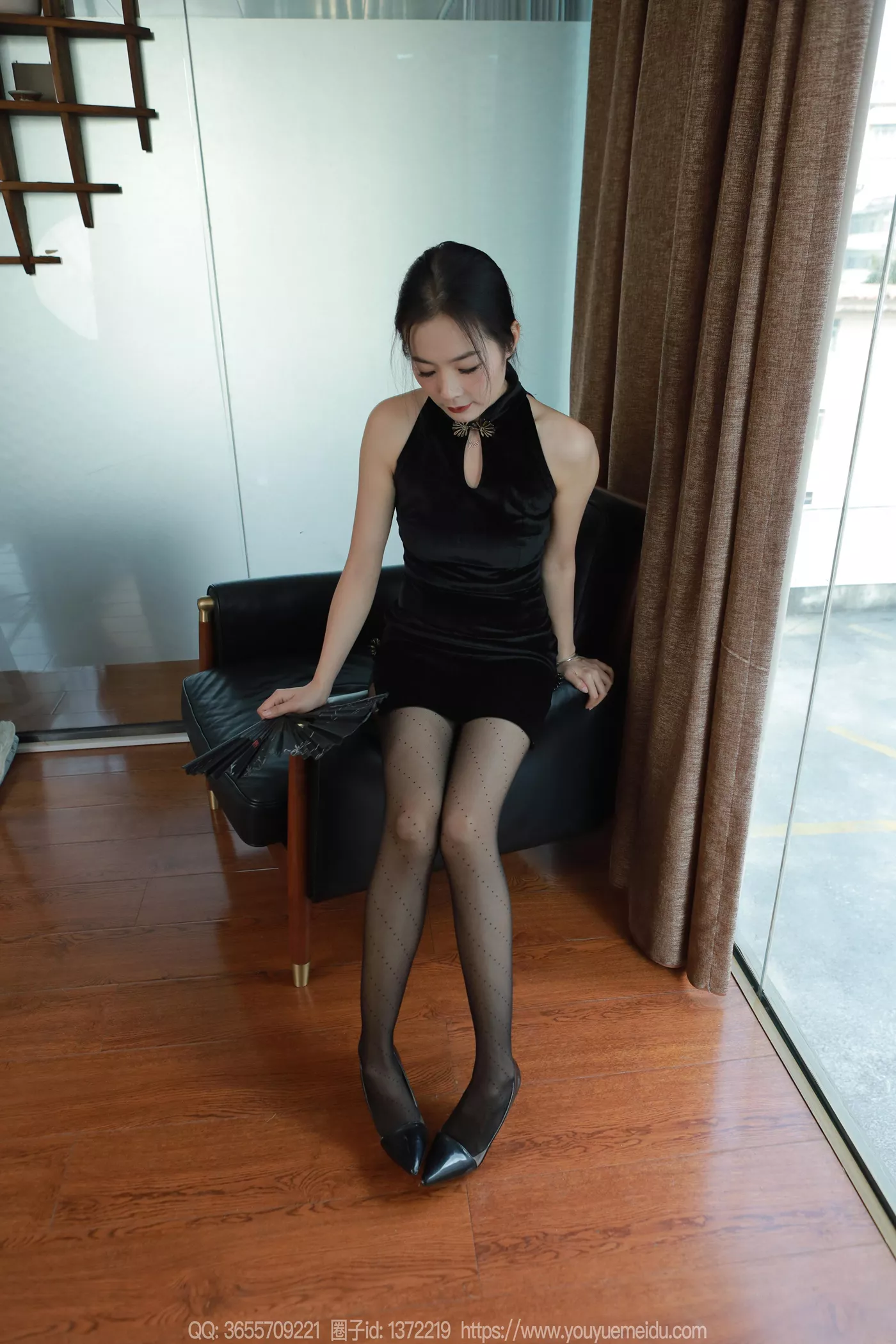 图片[1]-精选[IESS异思趣向] 2024.12.17 丝享家1926：小金《黑色旗袍》[91P]-草丛看图