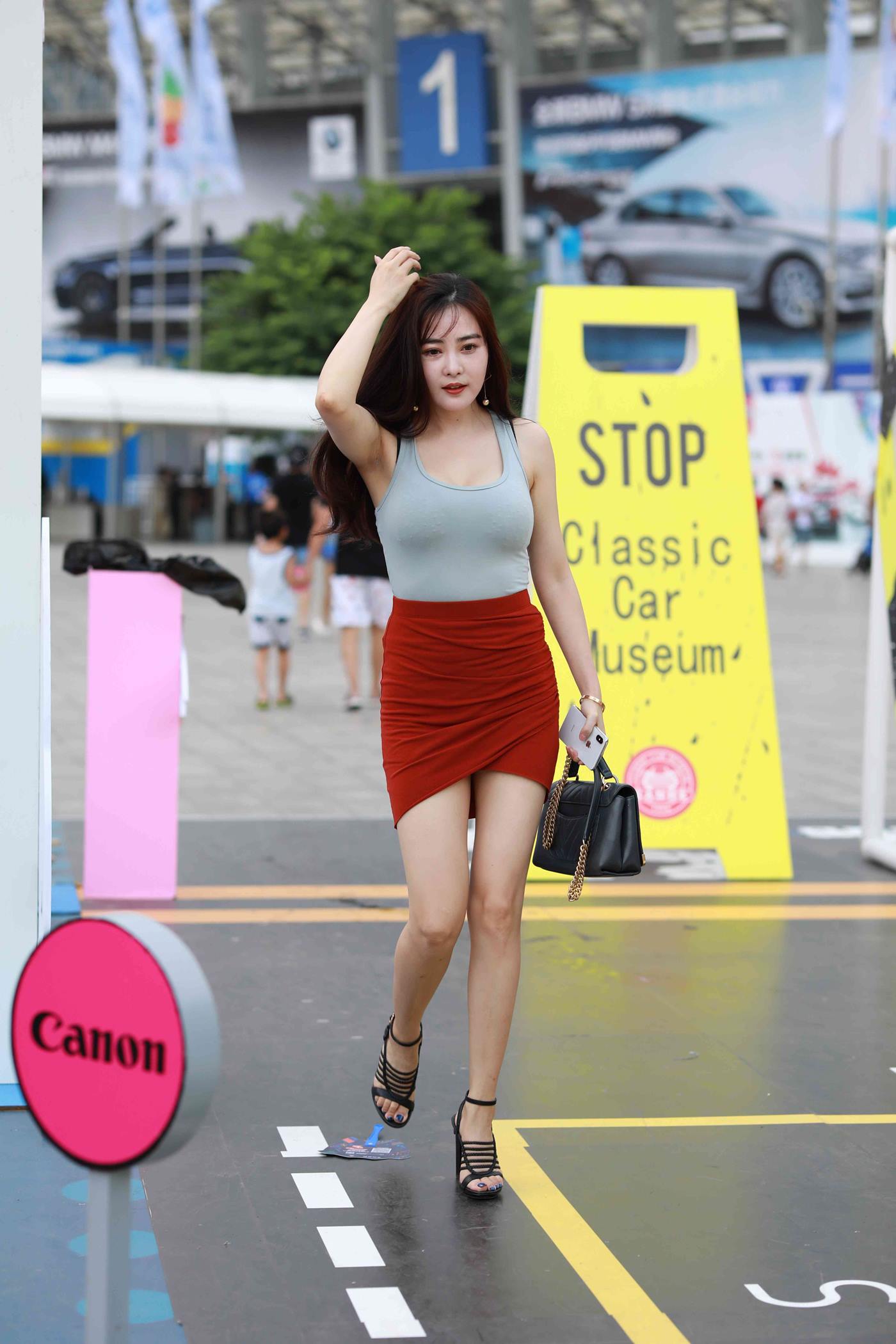 图片[3]-精选魔镜街拍 NO.011 街拍红裙小解解 [127P]-草丛看图