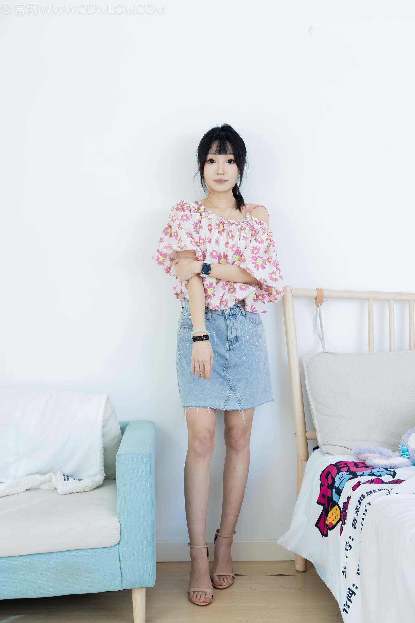 图片[2]-精选勿恋传媒 NO.2240 嘟嘟-三双高跟鞋、薄肉丝、裸足、视频以超近景特写为主[100P]-草丛看图