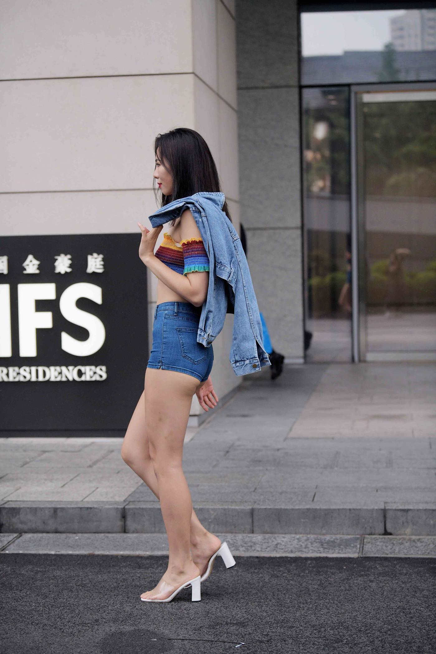 图片[2]-精选魔镜街拍 NO.026 牛仔热裤高跟街拍 [100P]-草丛看图