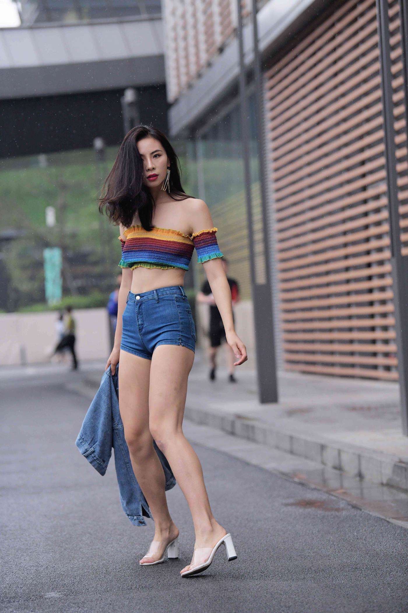 图片[1]-精选魔镜街拍 NO.026 牛仔热裤高跟街拍 [100P]-草丛看图