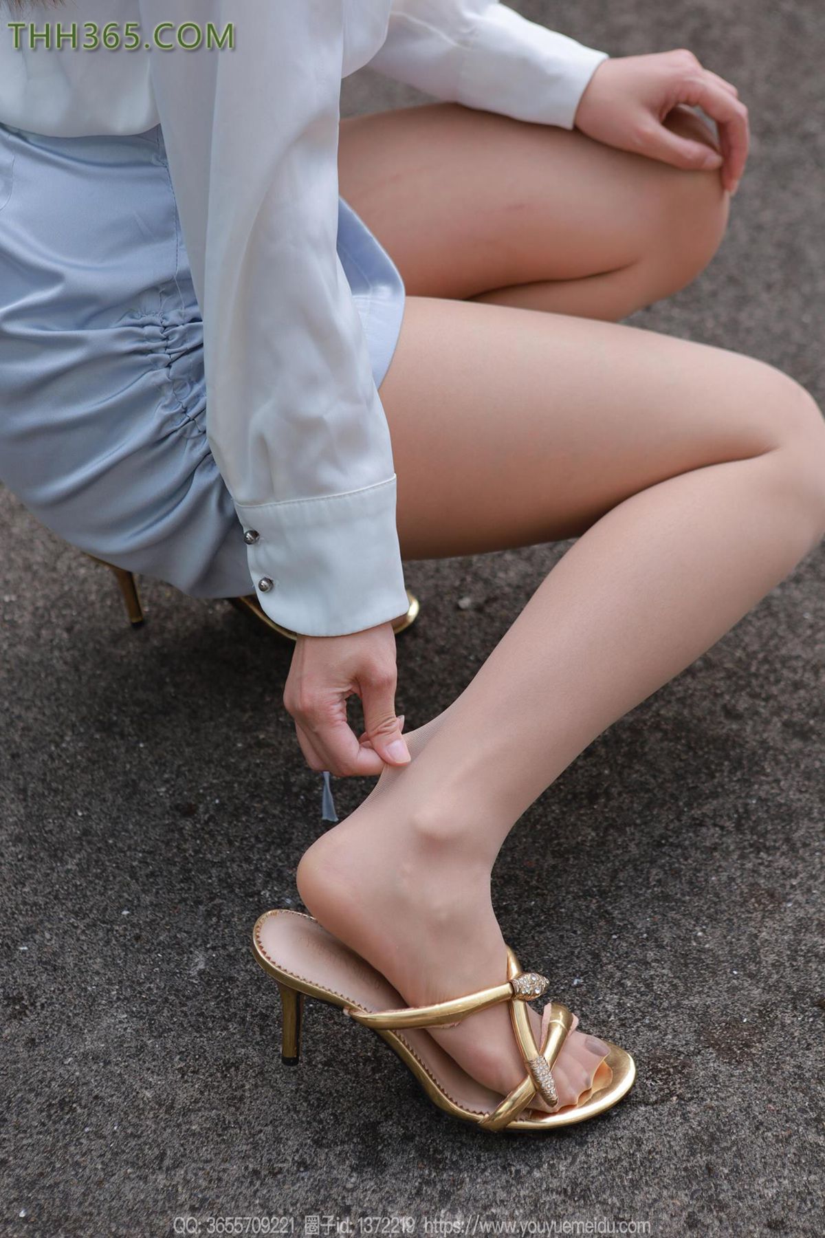 图片[8]-精选[IESS异思趣向] 2024.11.10 丝享家1894：婉萍《蓝色短裙（下）》[89P]-草丛看图