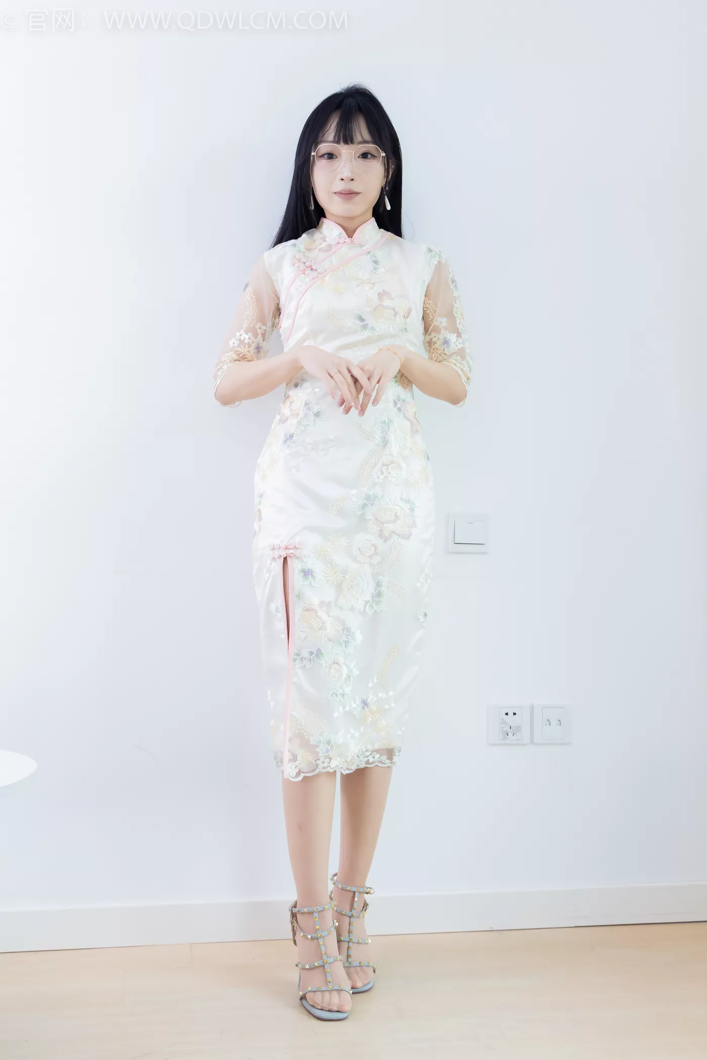 图片[1]-精选勿恋传媒 NO.2201 嘟嘟-风浪平息[159P]-草丛看图