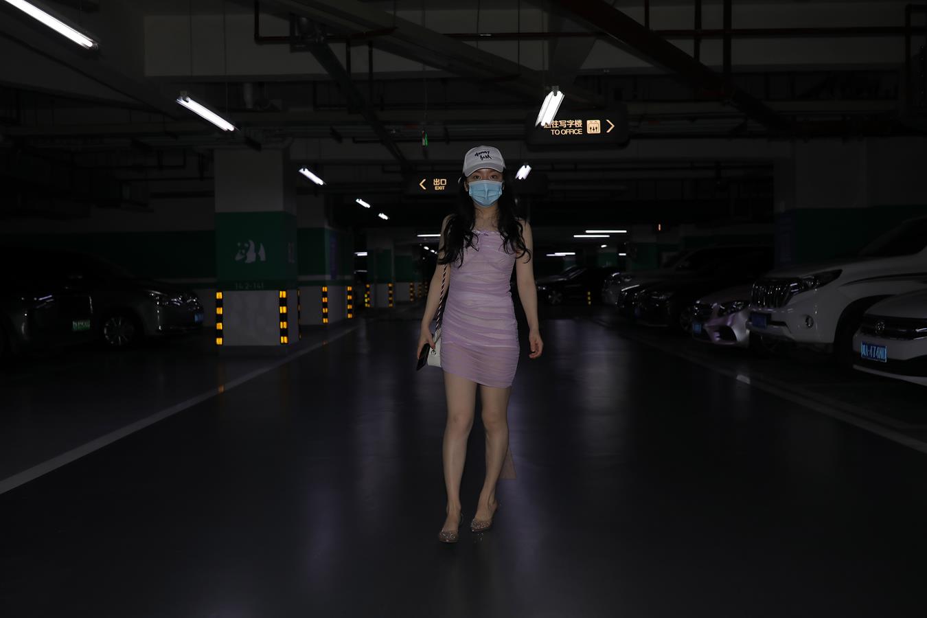 图片[2]-精选唯美街拍 NO.1255 牛男街拍 好白皙的紫裙女孩[177P]-草丛看图