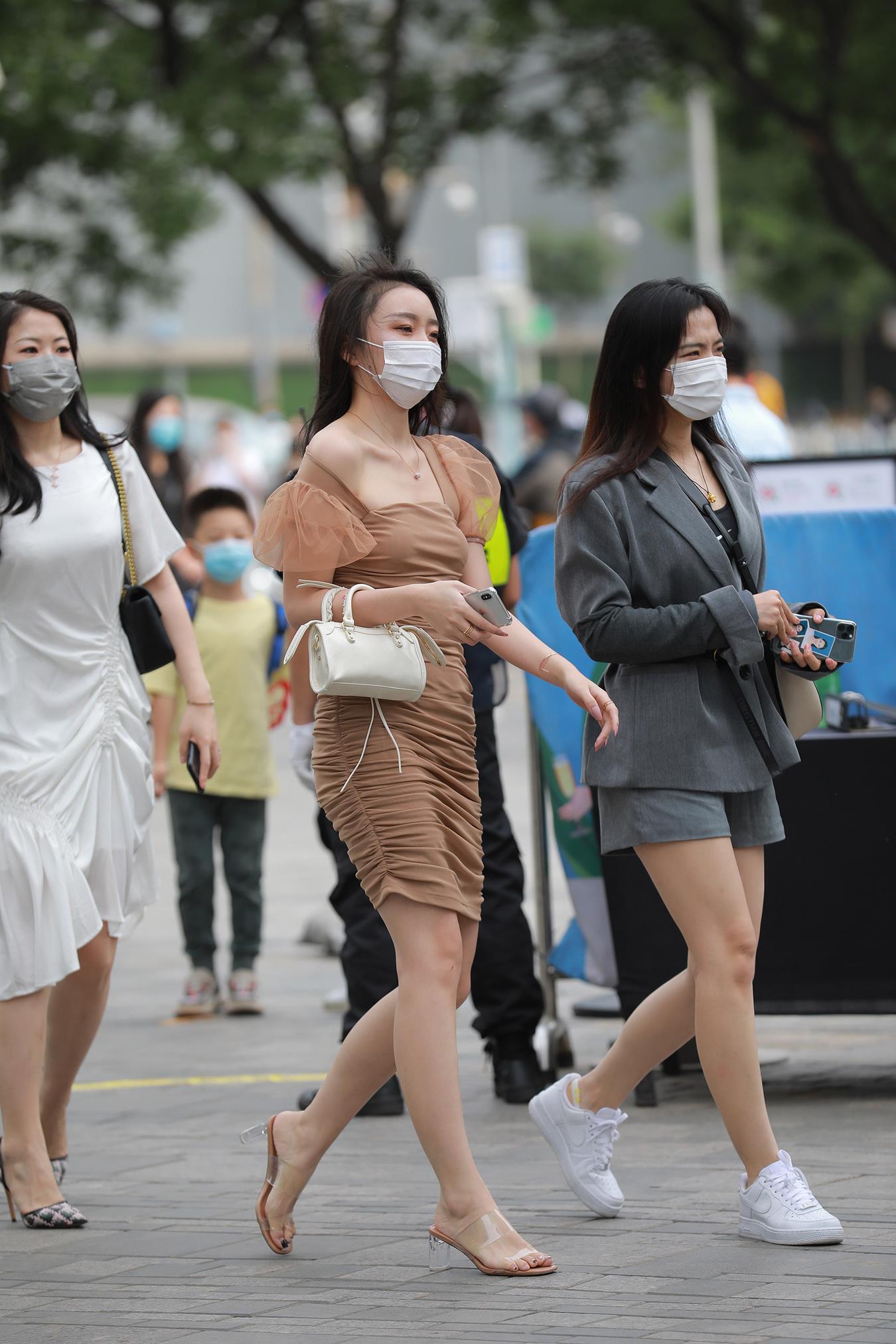 图片[7]-精选唯美街拍 NO.1259 四九城嘎子街拍作品 – 美腿高跟小解解[64P]-草丛看图