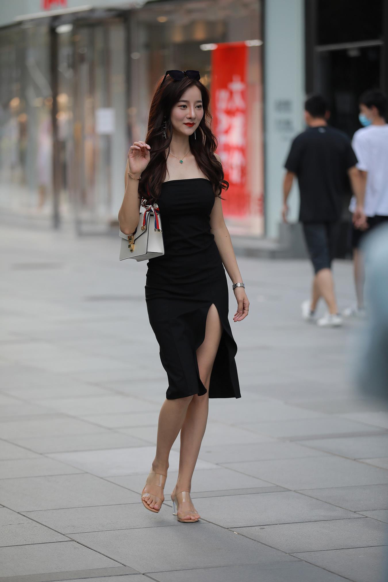 图片[4]-精选唯美街拍 NO.1250 四九城嘎子街拍作品 – 高挑美腿漂亮小解解[154P]-草丛看图