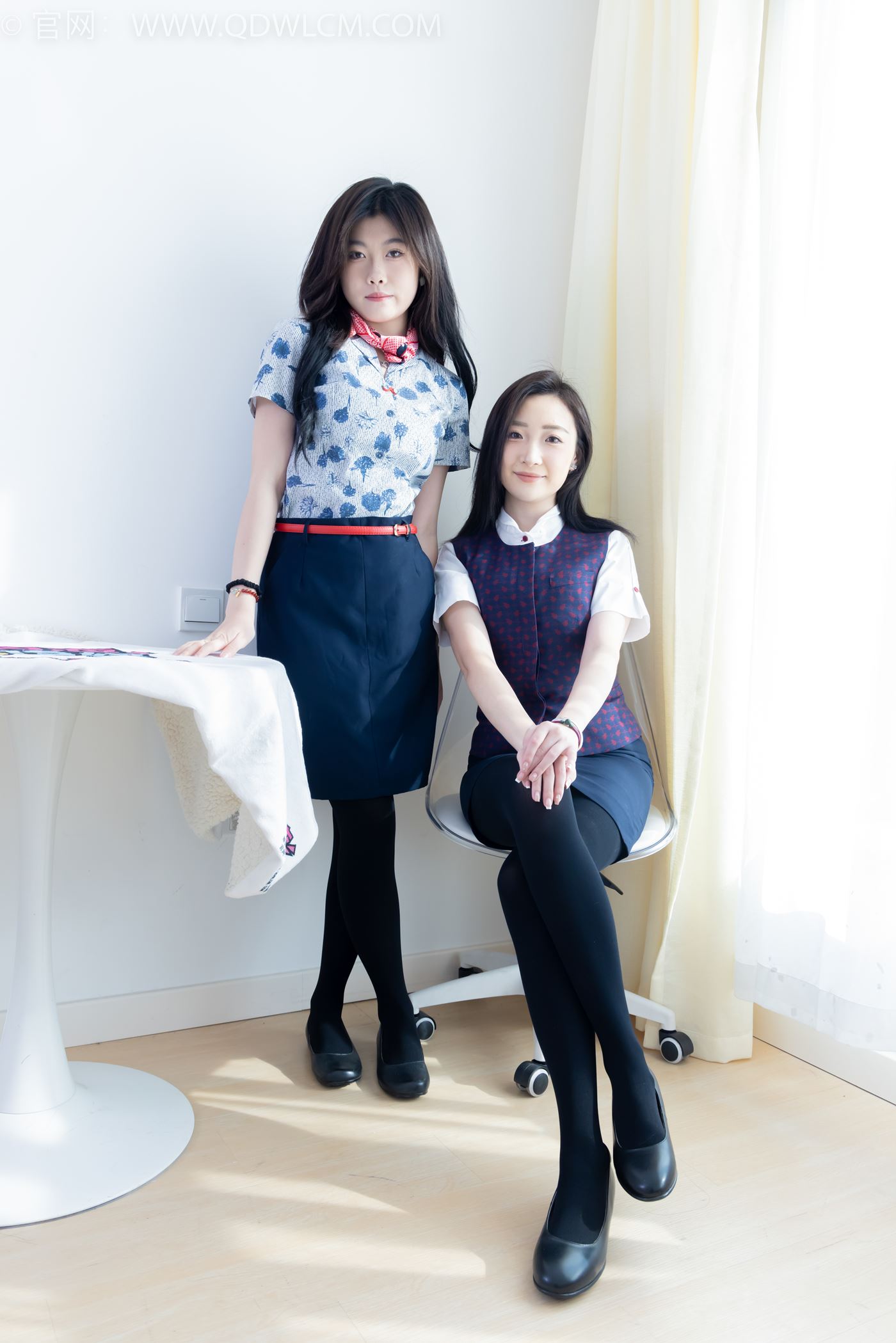 图片[1]-精选勿恋传媒 NO.2232 恬恬&樱桃-皮鞋、厚黑丝、裸足、空姐至服[150P]-草丛看图