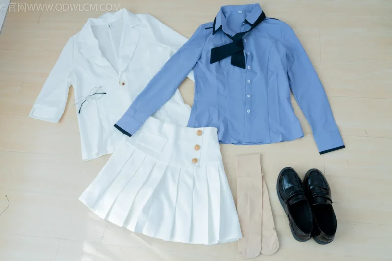 精选勿恋传媒 NO.2189 恬恬-久别重逢[115P]-草丛看图