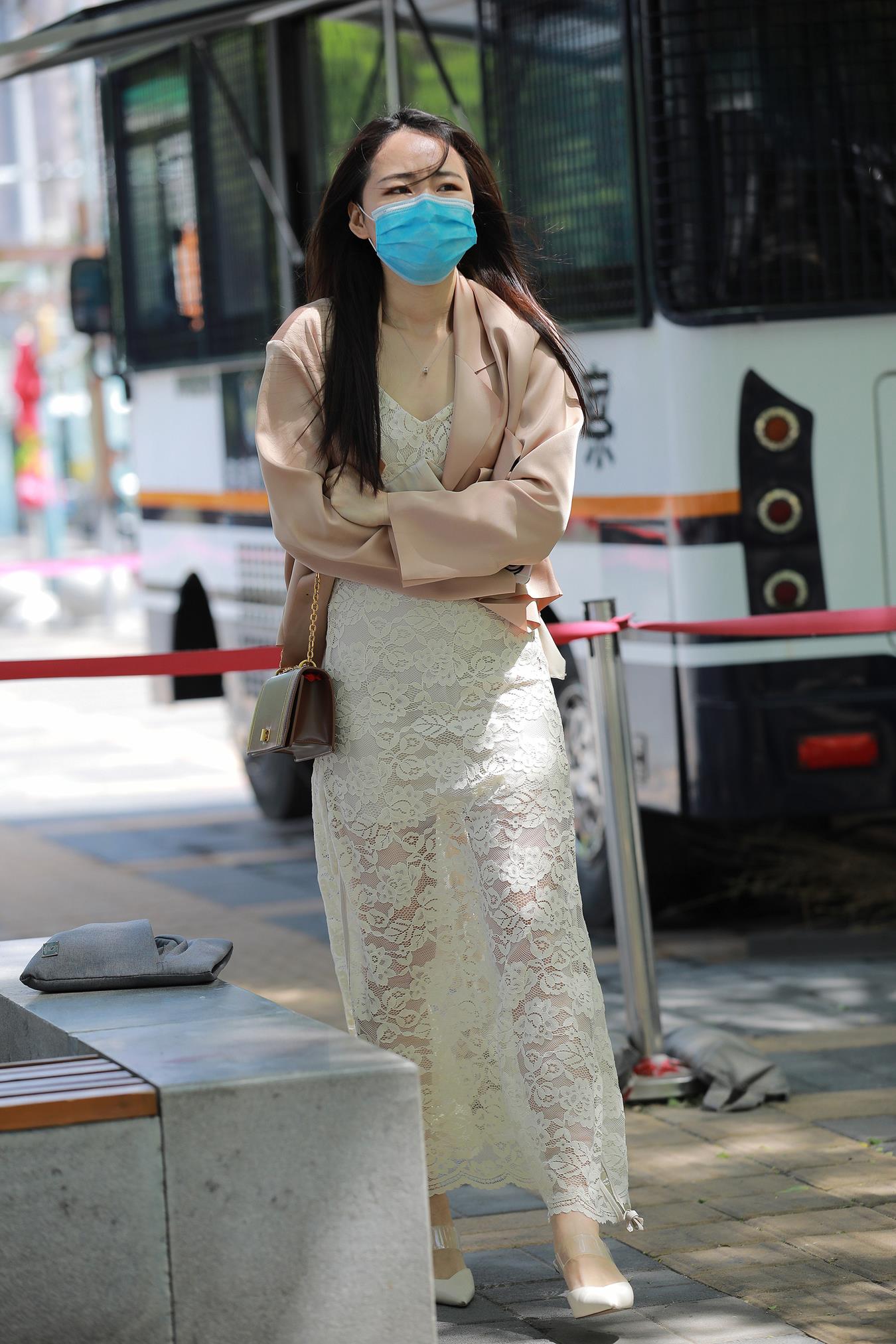 图片[7]-精选唯美街拍 NO.1258 四九城嘎子街拍作品 – 蕾SI裙美腿闺蜜[100P]-草丛看图