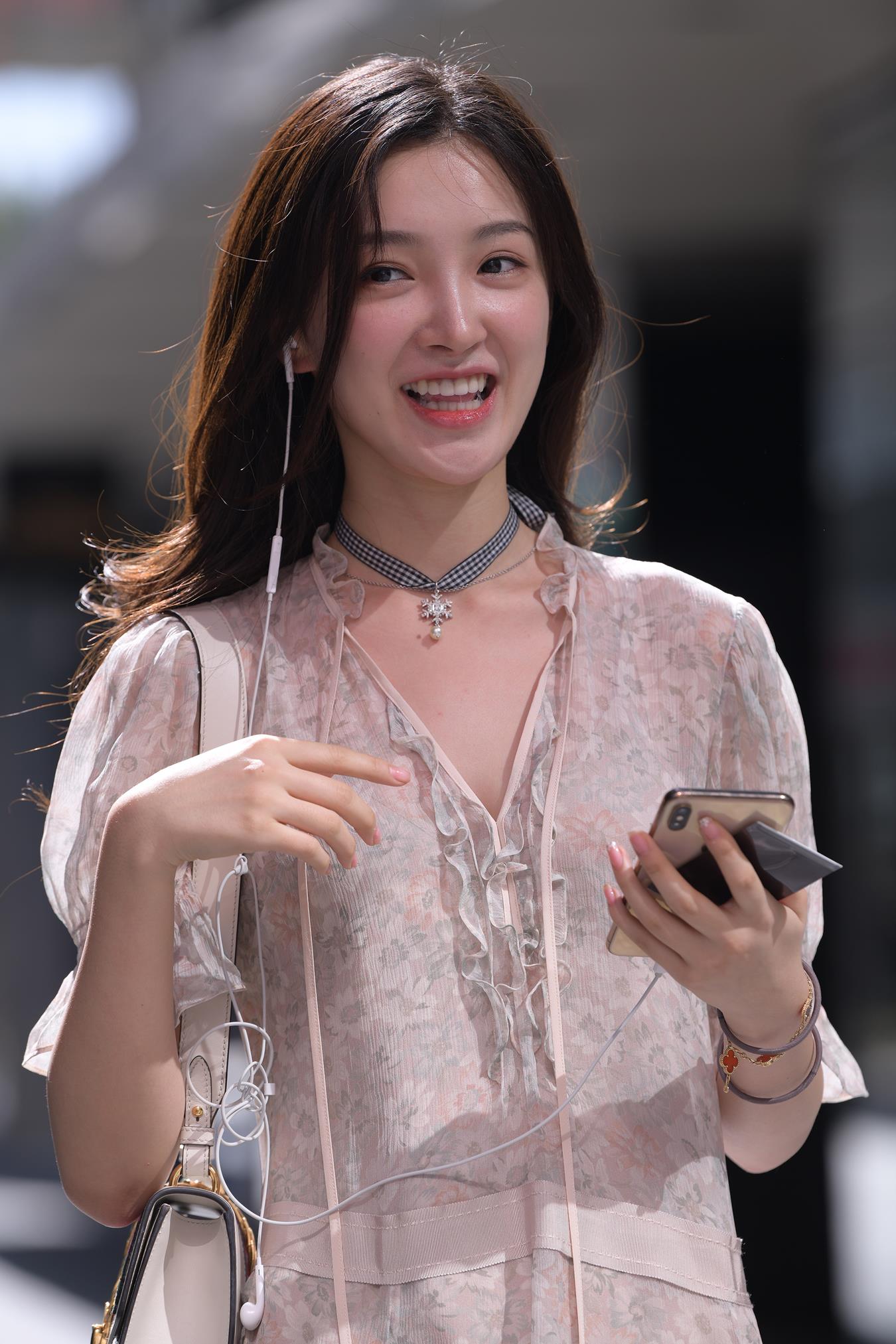 图片[5]-精选唯美街拍 NO.1246  魂魂街拍作品 – 一缕阳光[24P]-草丛看图