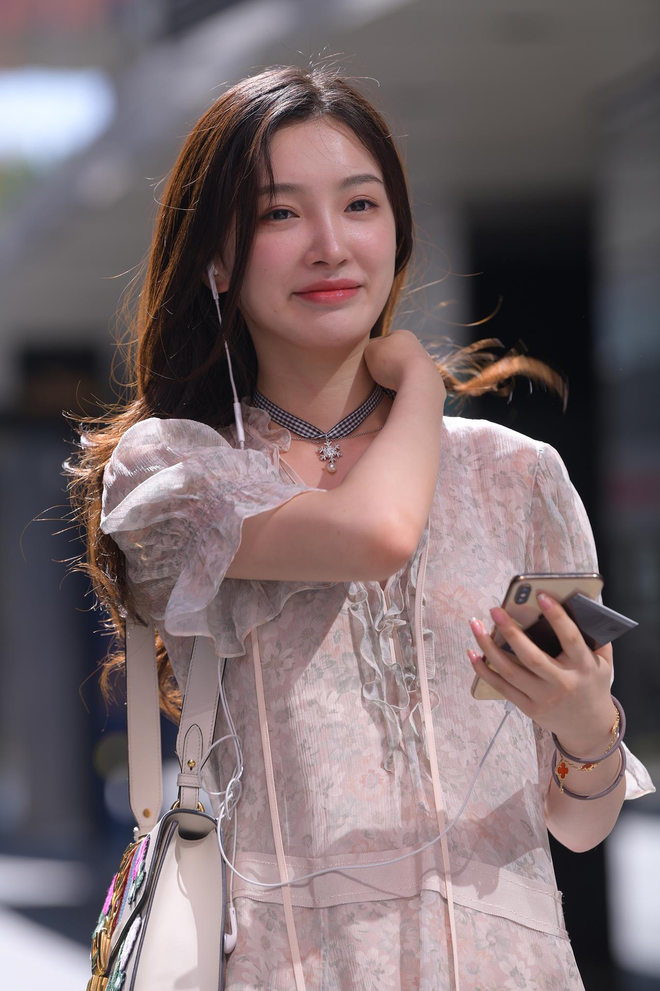 图片[1]-精选唯美街拍 NO.1246  魂魂街拍作品 – 一缕阳光[24P]-草丛看图