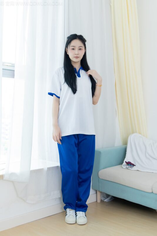 精选勿恋传媒 NO.2241 美兔-板鞋、黑往袜、校服裤里丝[116P]-草丛看图