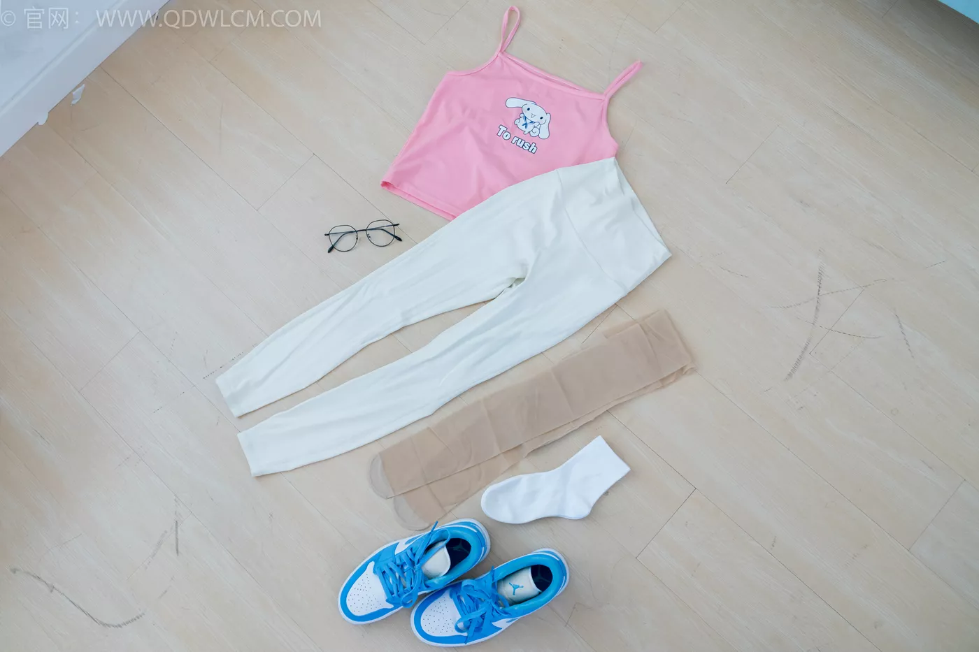 图片[1]-精选勿恋传媒 NO.2206 茯苓-十二月的黄昏[92P]-草丛看图