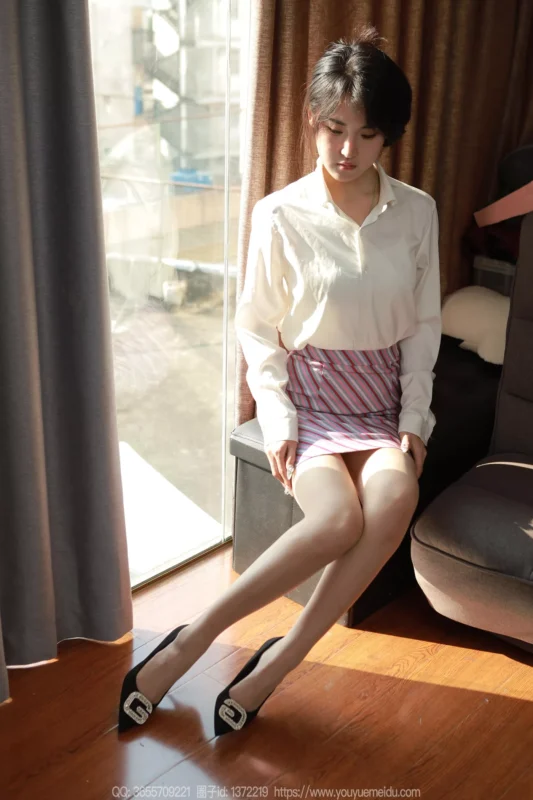 精选[IESS异思趣向] 2024.12.31 丝享家1938：小宝《阳光四》[89P]-草丛看图