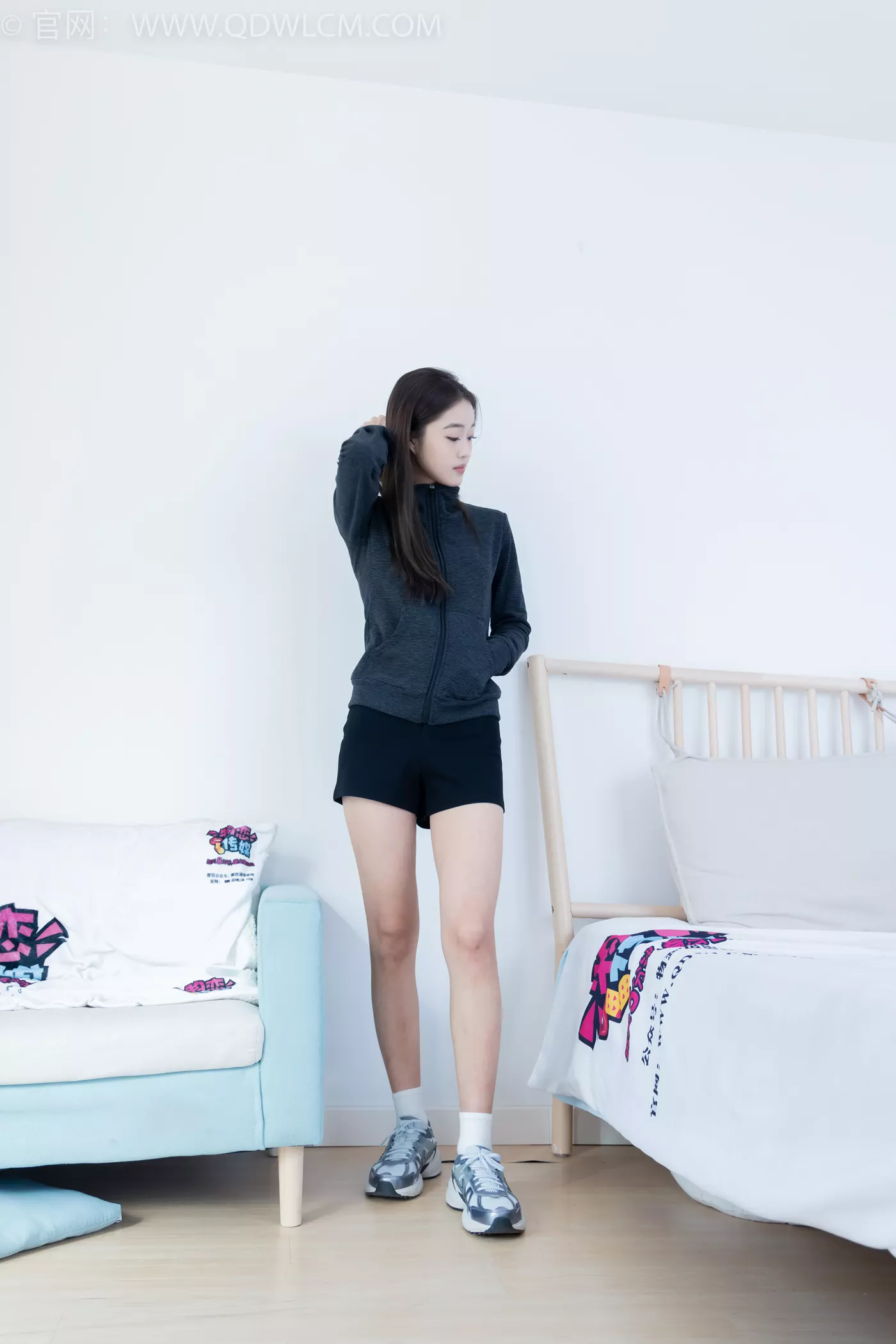 图片[1]-精选勿恋传媒 NO.2194 泛泛-下个路口[100P]-草丛看图