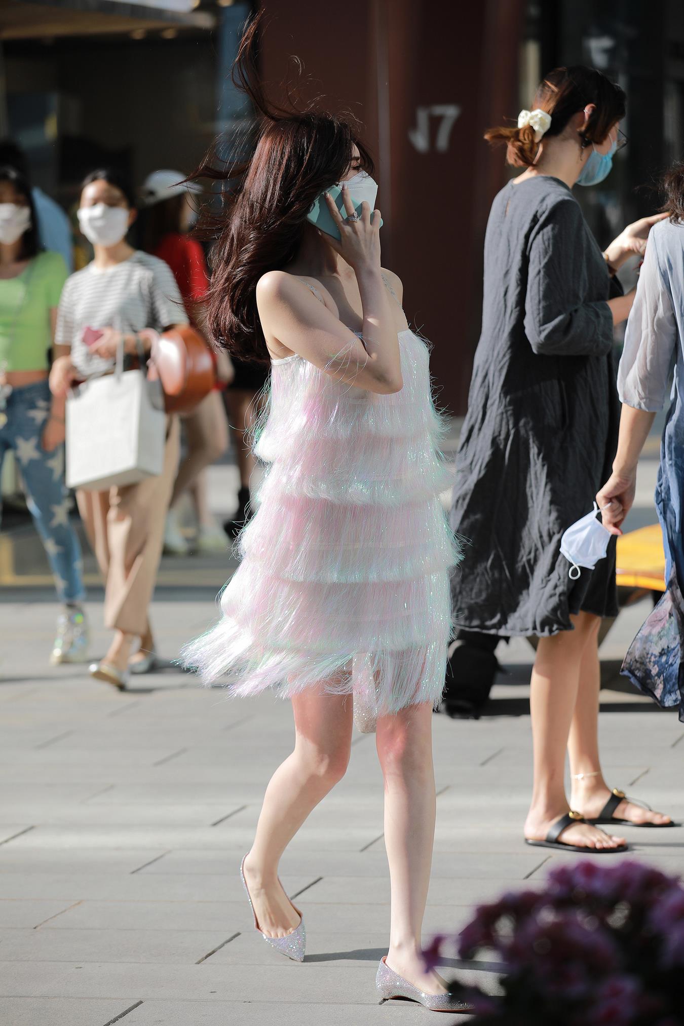 图片[3]-精选唯美街拍 NO.1240 四九城嘎子街拍作品 – 时尚白嫩小解解[55P]-草丛看图