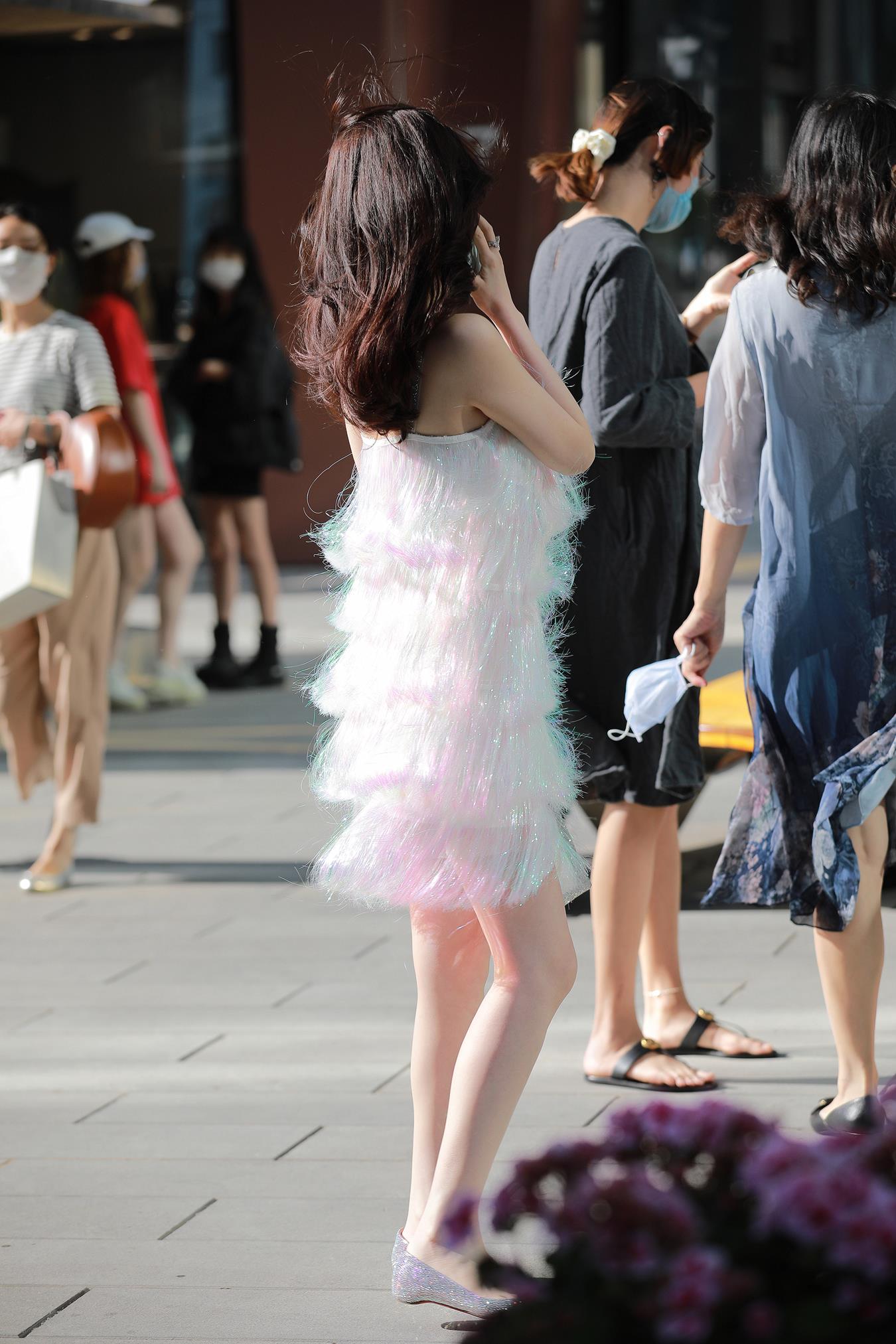 图片[4]-精选唯美街拍 NO.1240 四九城嘎子街拍作品 – 时尚白嫩小解解[55P]-草丛看图