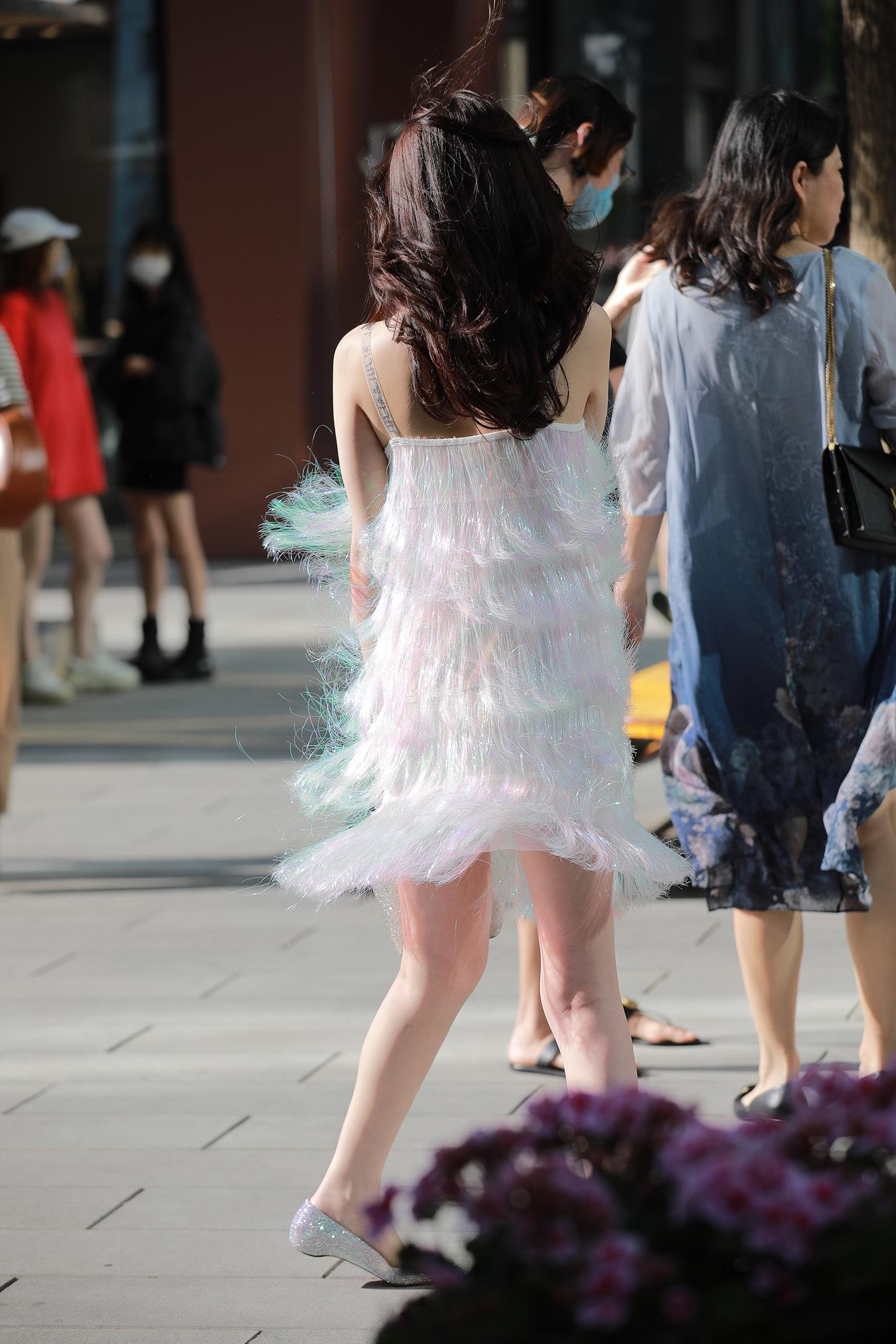 图片[5]-精选唯美街拍 NO.1240 四九城嘎子街拍作品 – 时尚白嫩小解解[55P]-草丛看图