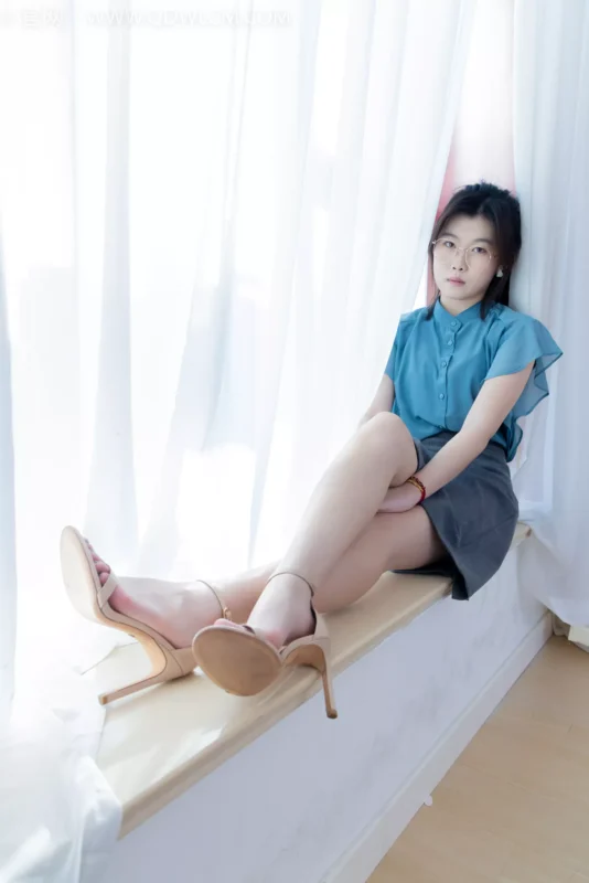 精选勿恋传媒 NO.2205 樱桃-东霜不会迟到[150P]-草丛看图