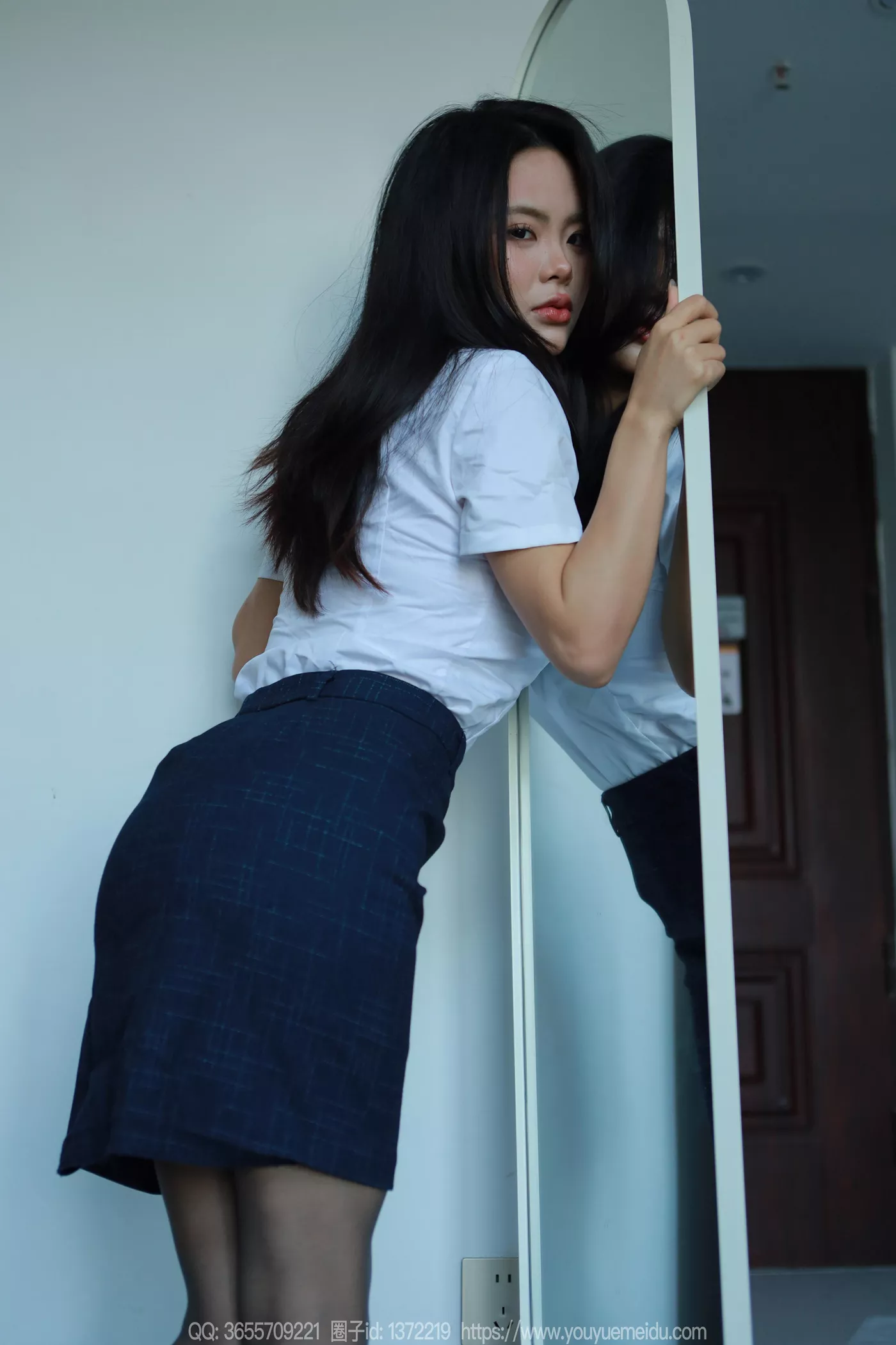 图片[4]-精选[IESS异思趣向] 2024.12.01 丝享家1912：兔兔《OL黑丝》[88P]-草丛看图