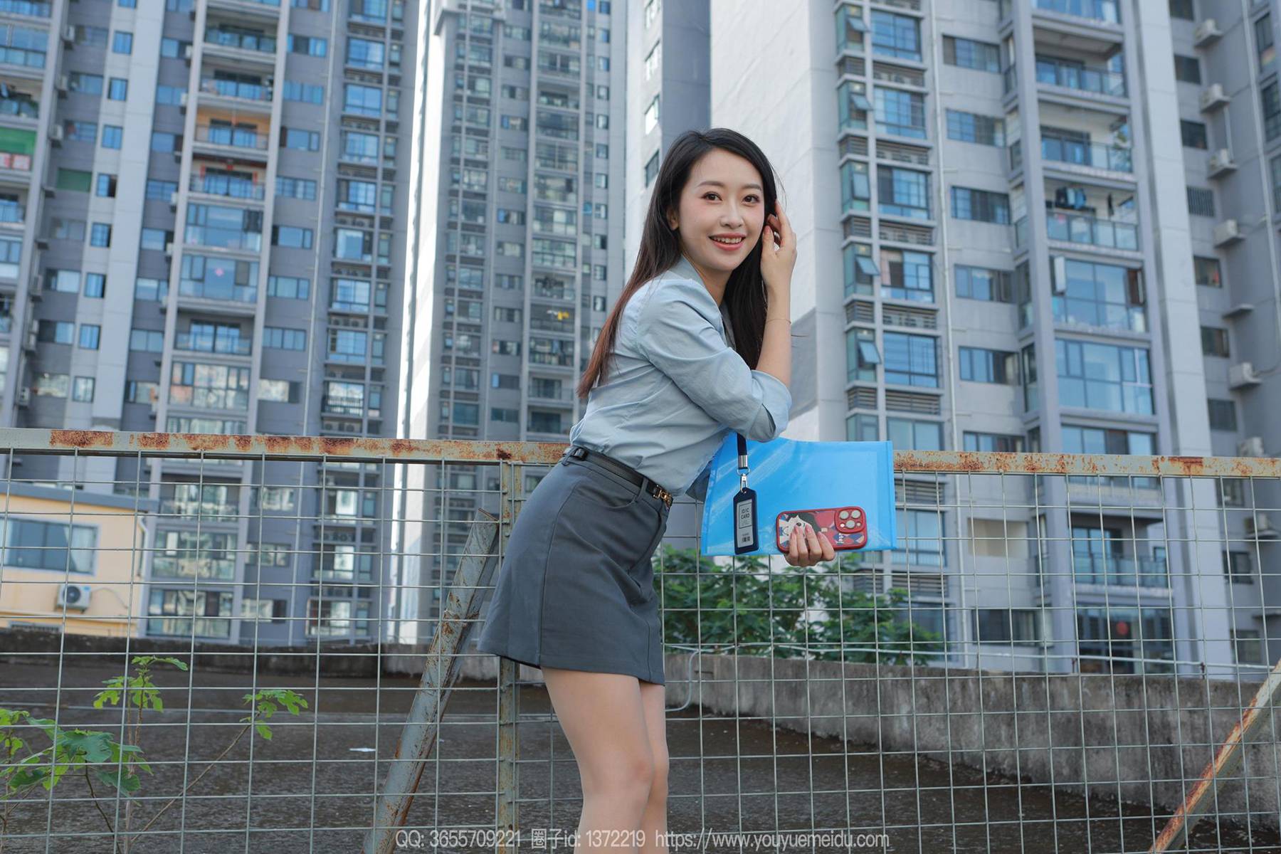 图片[3]-精选[IESS异思趣向] 2024.10.29 丝享家1884：小婕《蓝衣OL（上）》[58P]-草丛看图