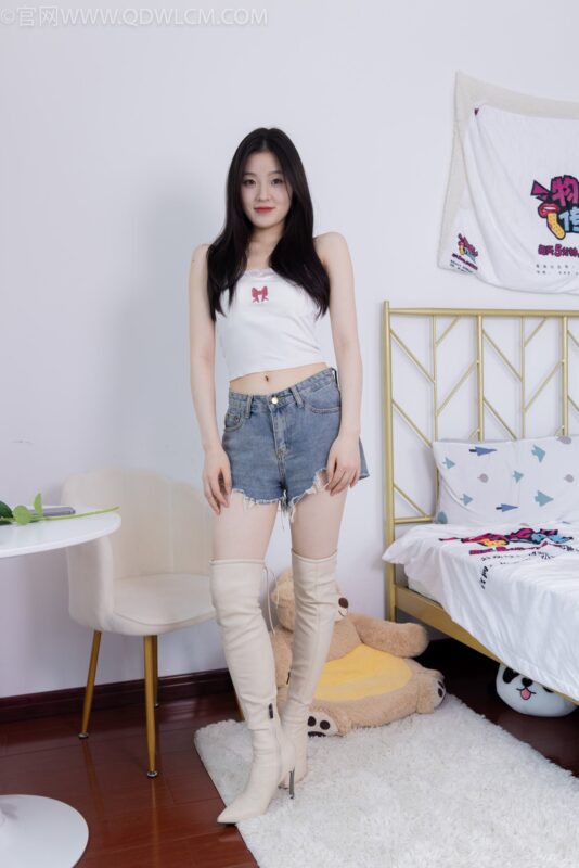 精选勿恋传媒 NO.2145 青柠-眷恋温存[151P]-草丛看图