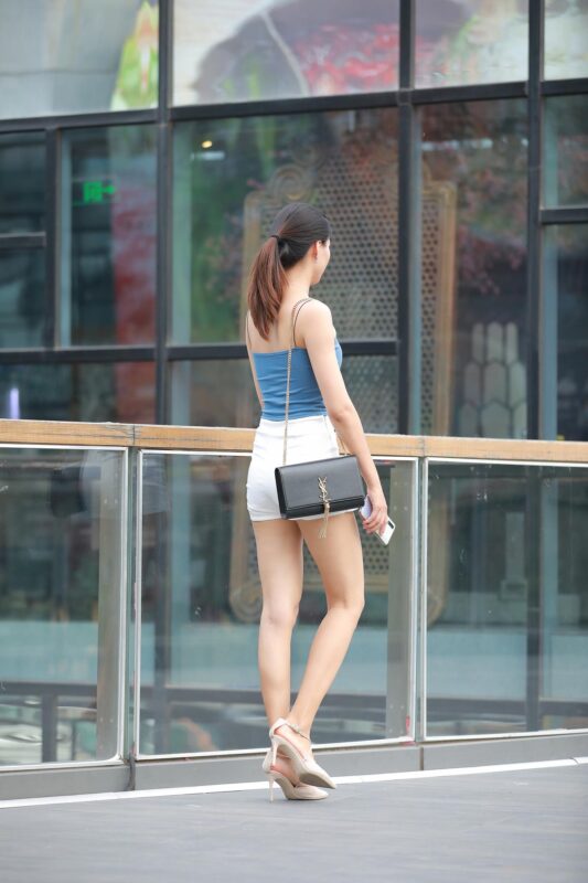 精选唯美街拍 NO.1187 – 热裤长腿小解解[176P]-草丛看图