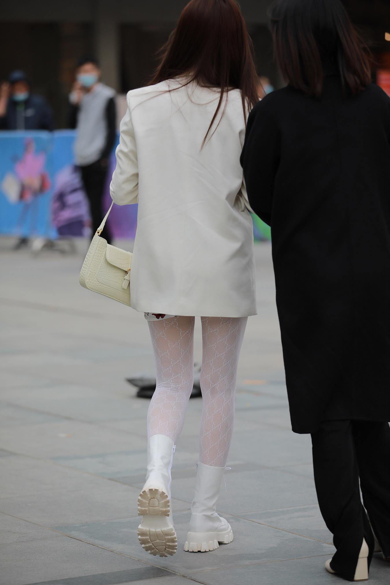 图片[5]-精选唯美街拍 NO.1192 – 白色蕾SI袜小美女[51P]-草丛看图