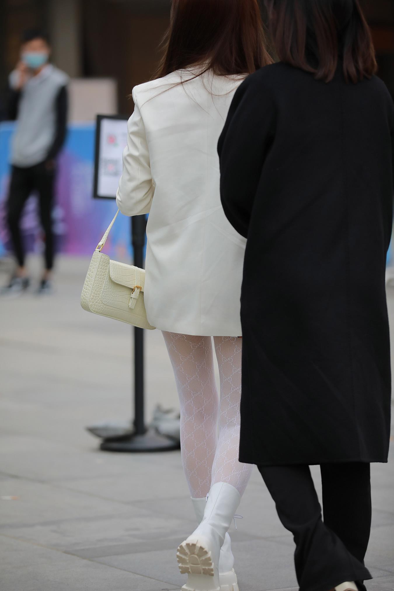 图片[6]-精选唯美街拍 NO.1192 – 白色蕾SI袜小美女[51P]-草丛看图