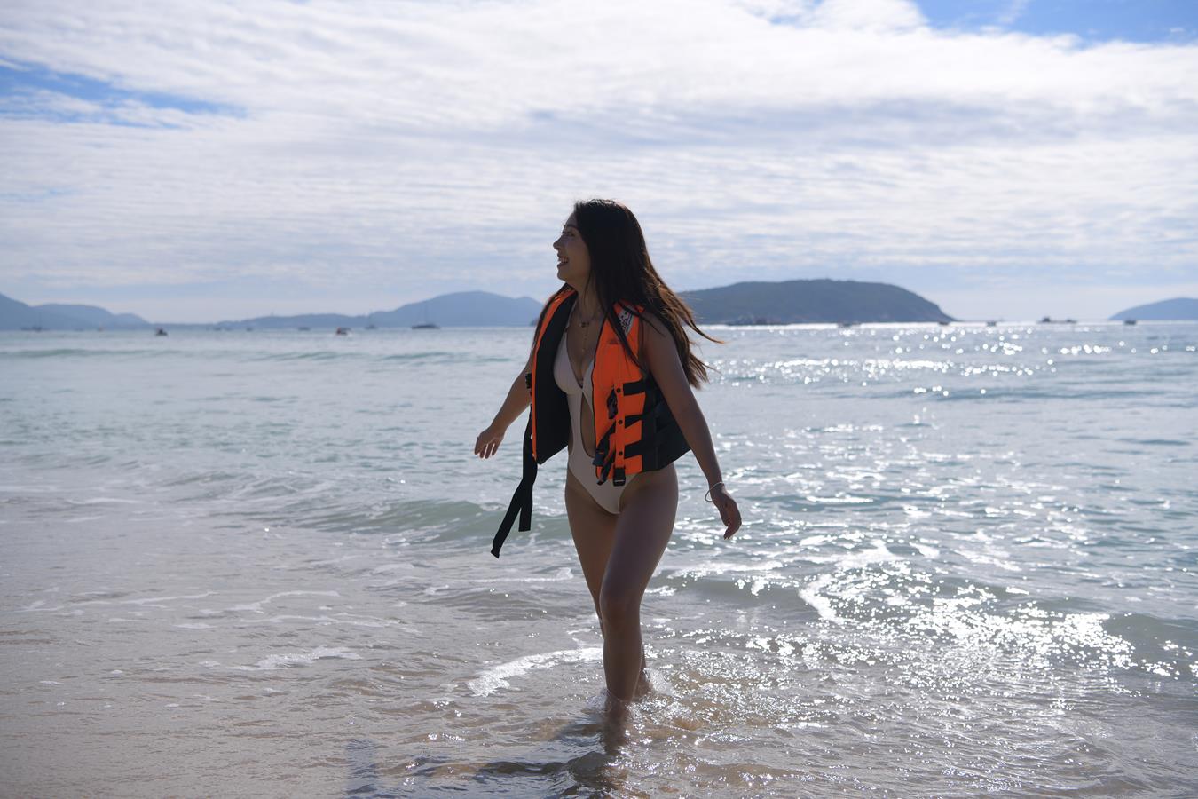 图片[8]-精选唯美街拍 NO.1199 白色彼基尼女孩 (11) [84P]-草丛看图