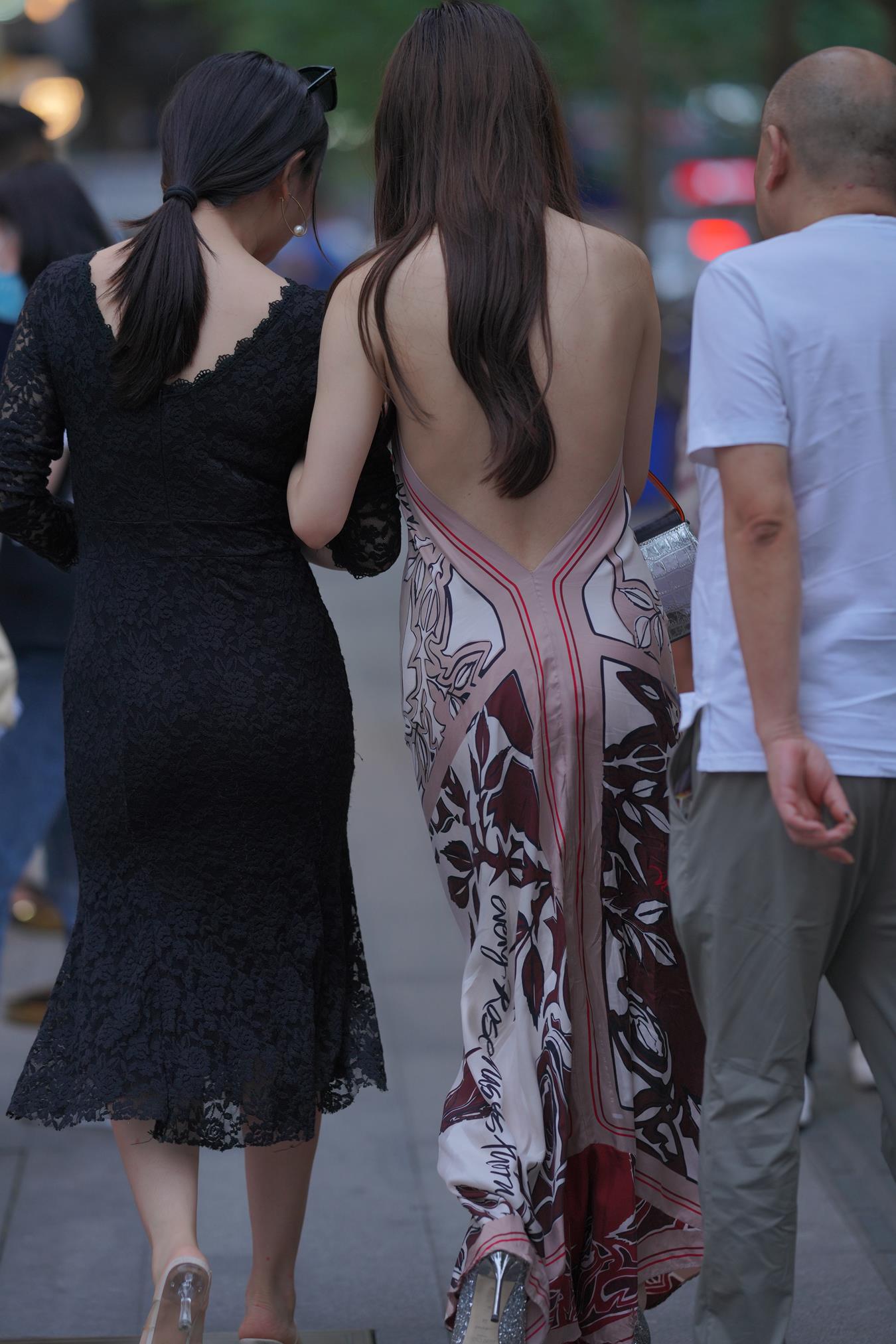 图片[5]-精选唯美街拍 NO.1201 – 美背1 [78P]-草丛看图