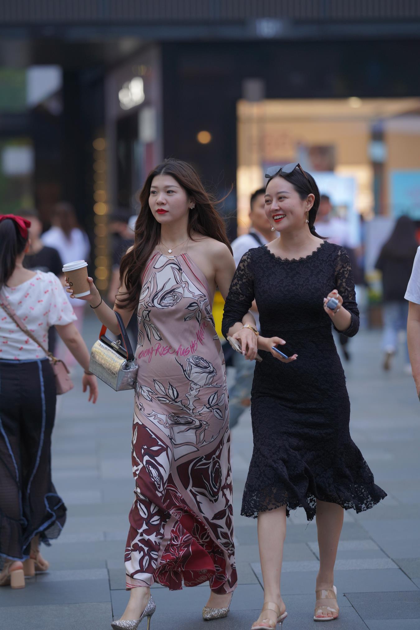 图片[7]-精选唯美街拍 NO.1201 – 美背1 [78P]-草丛看图