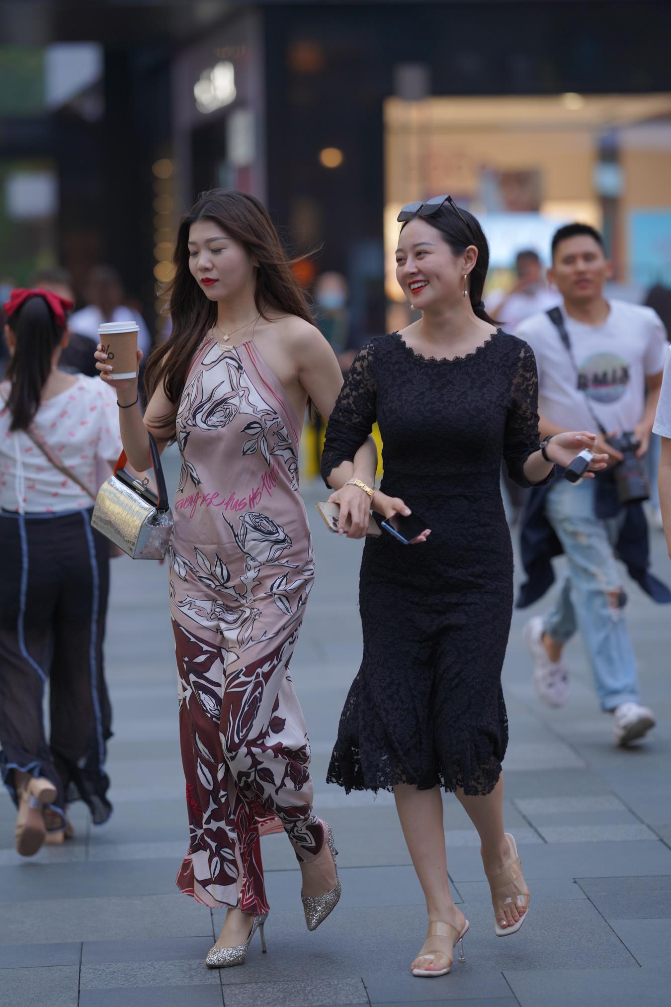 图片[8]-精选唯美街拍 NO.1201 – 美背1 [78P]-草丛看图